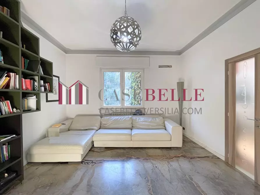 Immagine 9 di Casa indipendente in vendita  a Camaiore