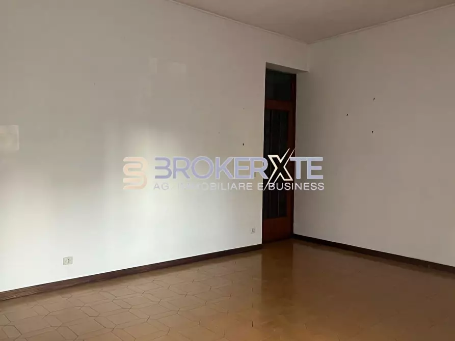 Immagine 3 di Appartamento in vendita  a Carrara