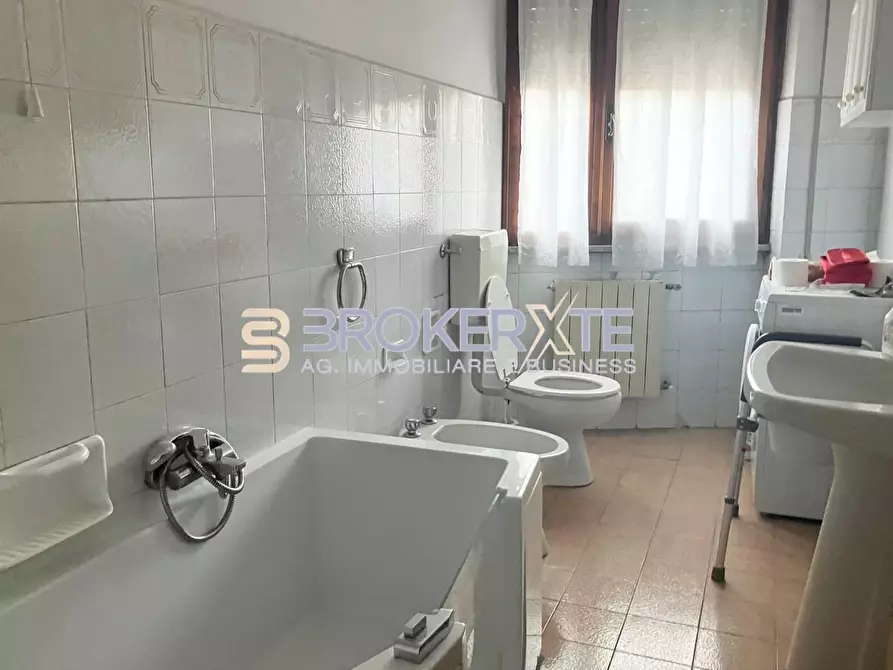 Immagine 22 di Appartamento in vendita  a Carrara
