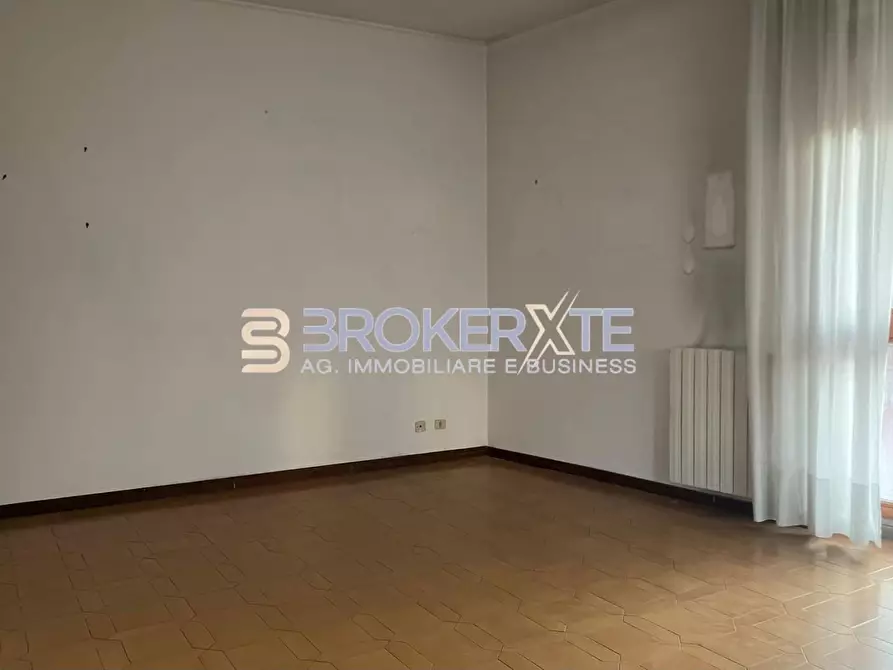 Immagine 4 di Appartamento in vendita  a Carrara