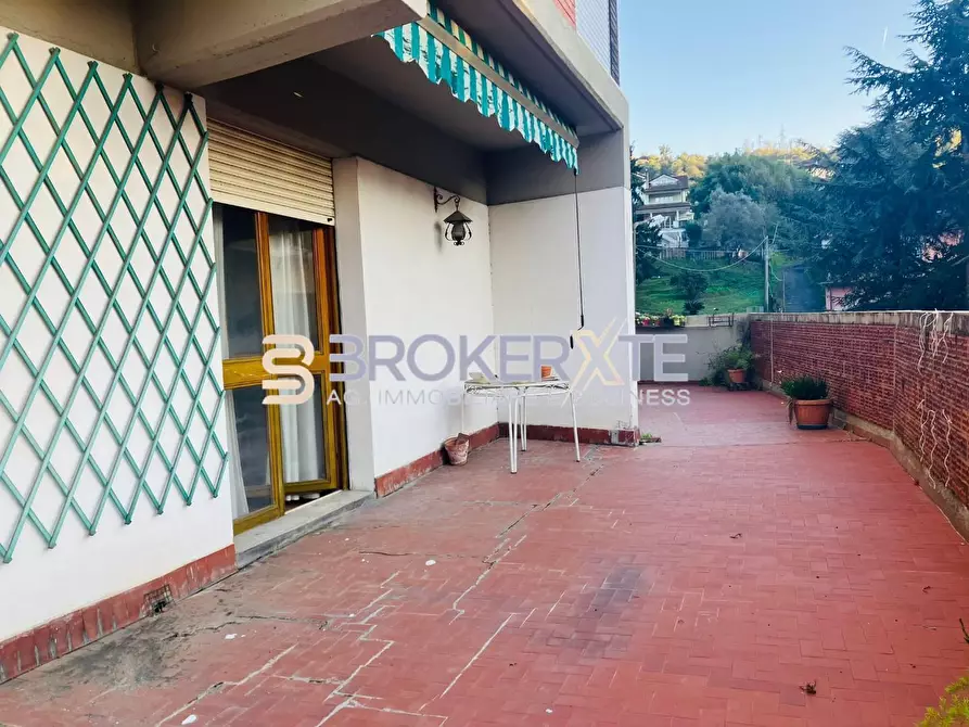 Immagine 1 di Appartamento in vendita  a Carrara