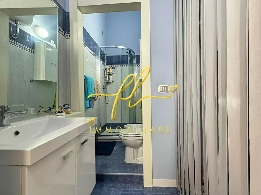 Immagine 18 di Appartamento in vendita  a Livorno