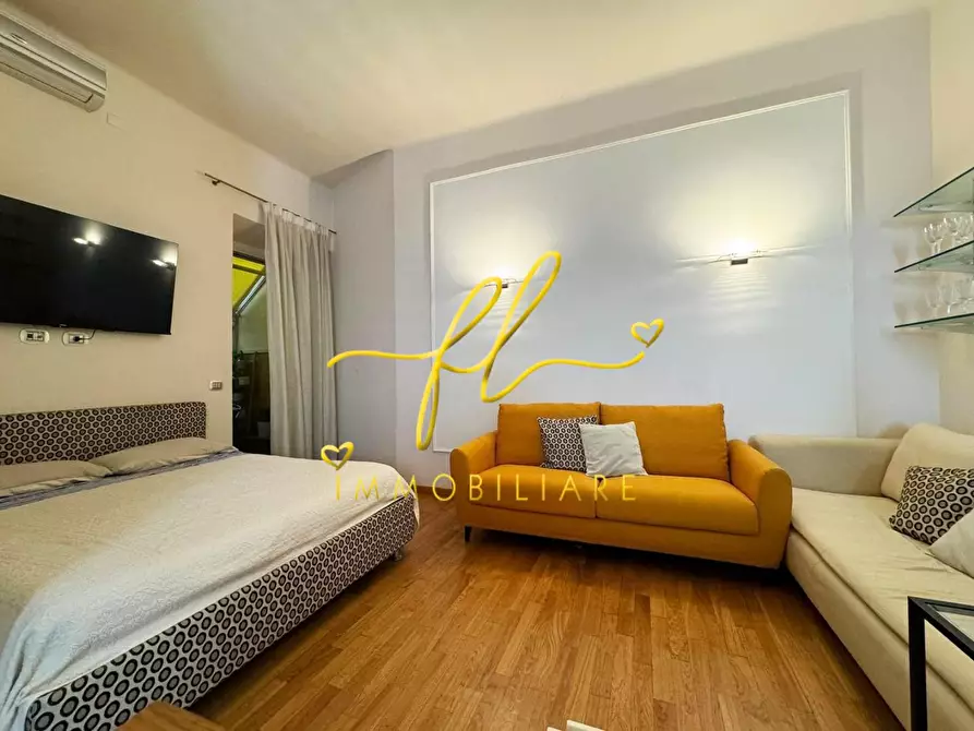 Immagine 3 di Appartamento in vendita  a Livorno