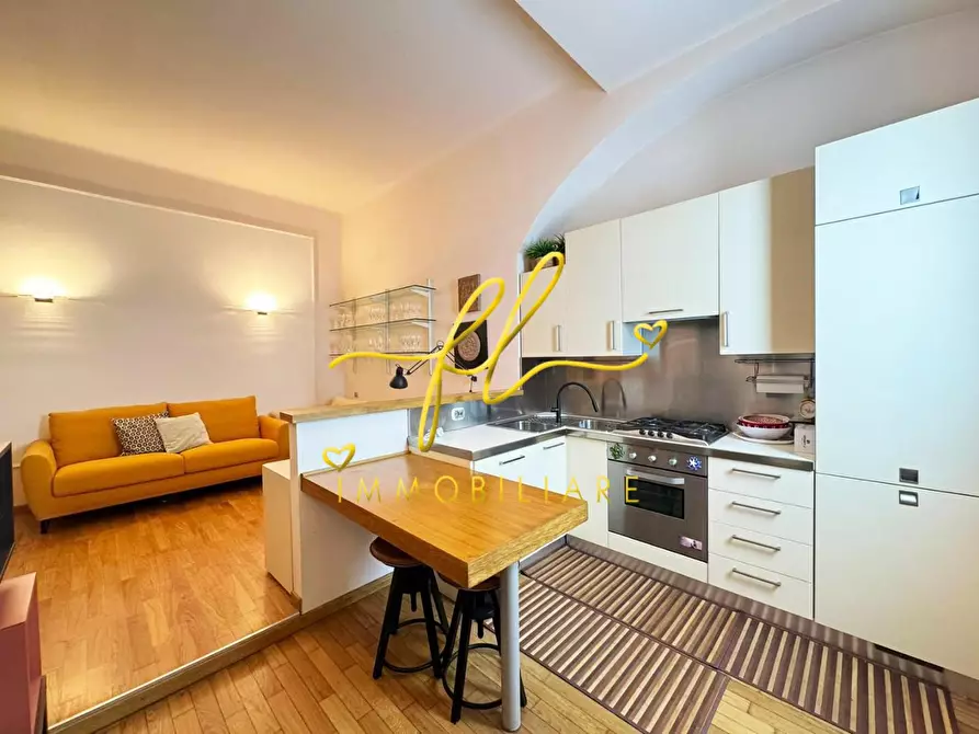 Immagine 2 di Appartamento in vendita  a Livorno