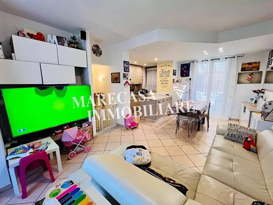 Immagine 3 di Villetta a schiera in vendita  a Podenzana