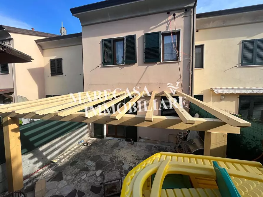 Immagine 22 di Villetta a schiera in vendita  a Podenzana