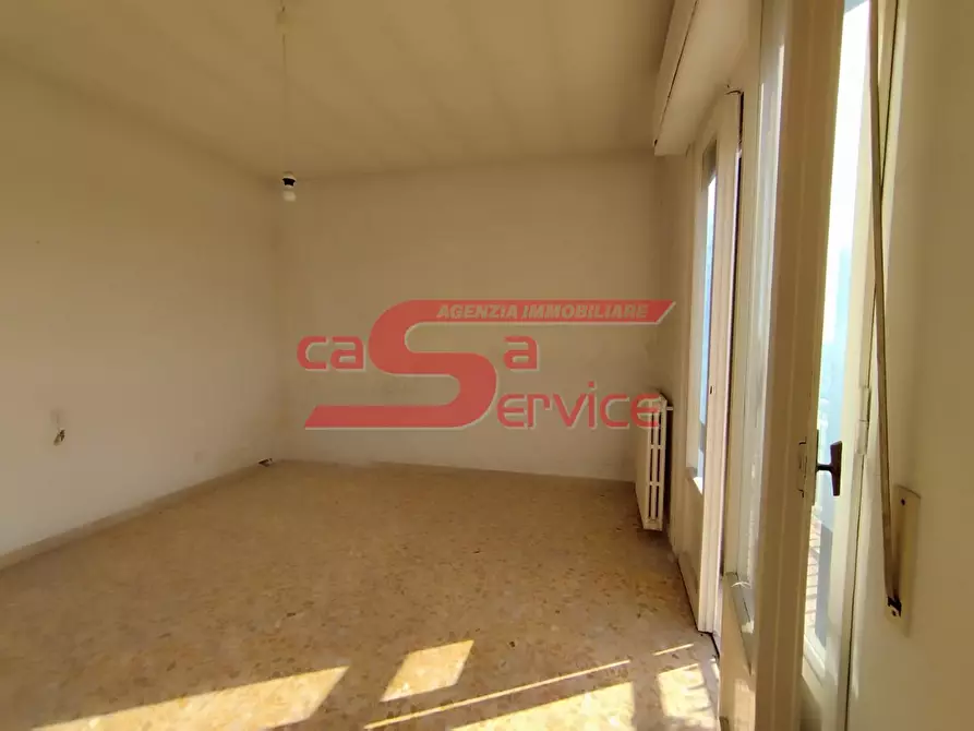 Immagine 15 di Appartamento in vendita  a Montecatini Terme