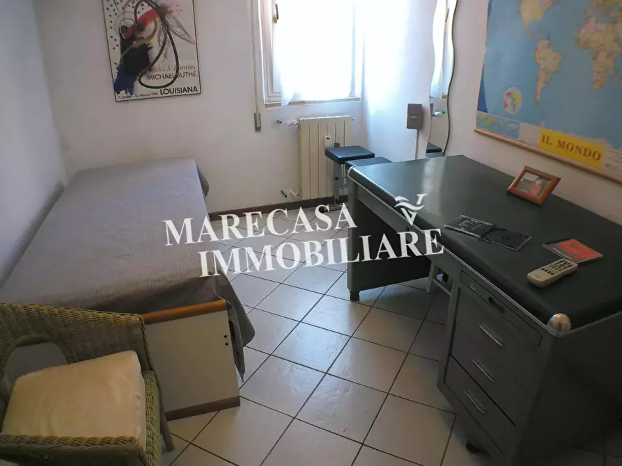 Immagine 10 di Appartamento in vendita  a Carrara