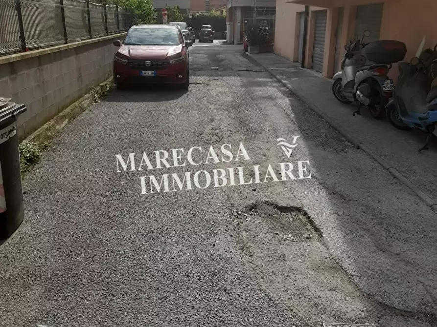 Immagine 27 di Appartamento in vendita  a Carrara