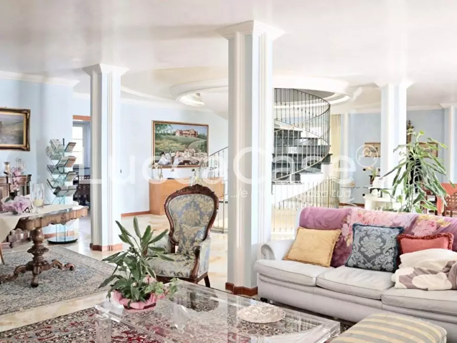 Immagine 11 di Villa in vendita  a Montecarlo