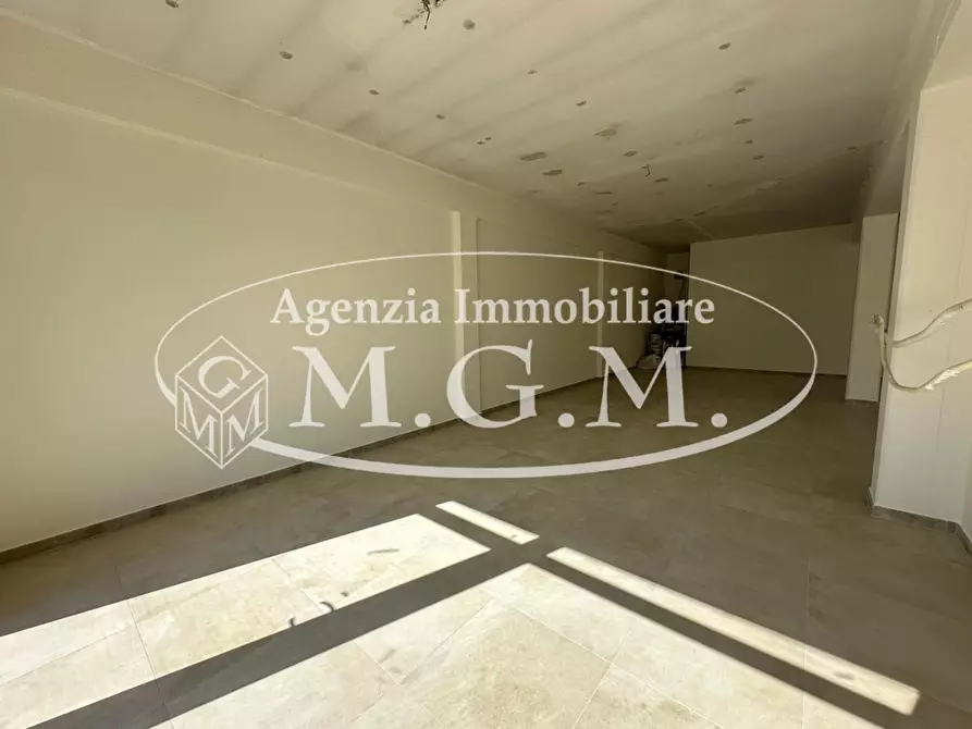 Immagine 14 di Locale commerciale in affitto  a Bientina