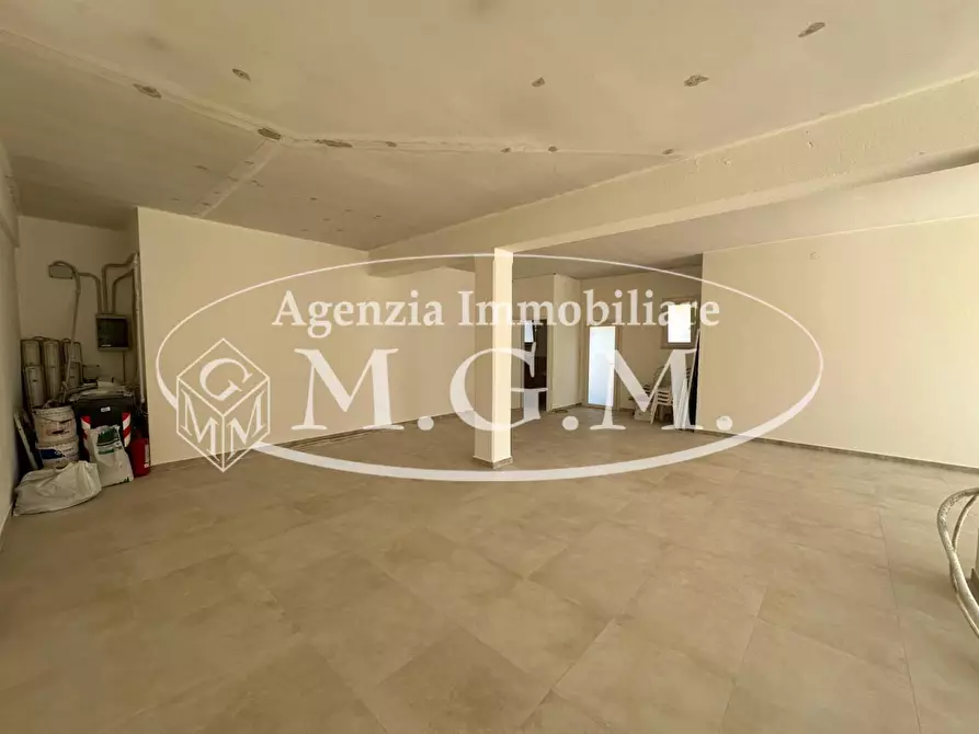 Immagine 9 di Locale commerciale in affitto  a Bientina