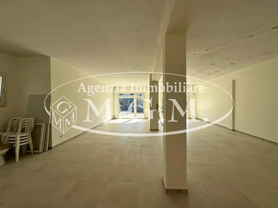 Immagine 8 di Locale commerciale in affitto  a Bientina