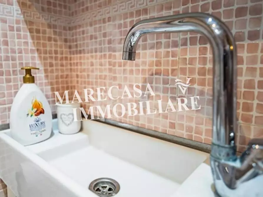 Immagine 11 di Appartamento in vendita  a Ameglia