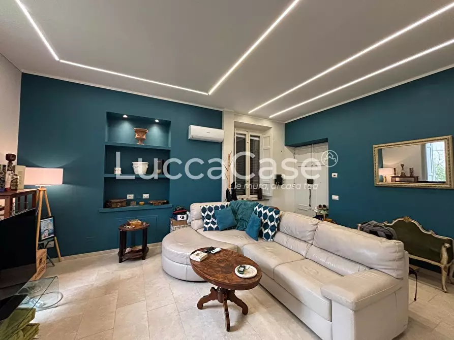 Immagine 5 di Appartamento in vendita  a Lucca