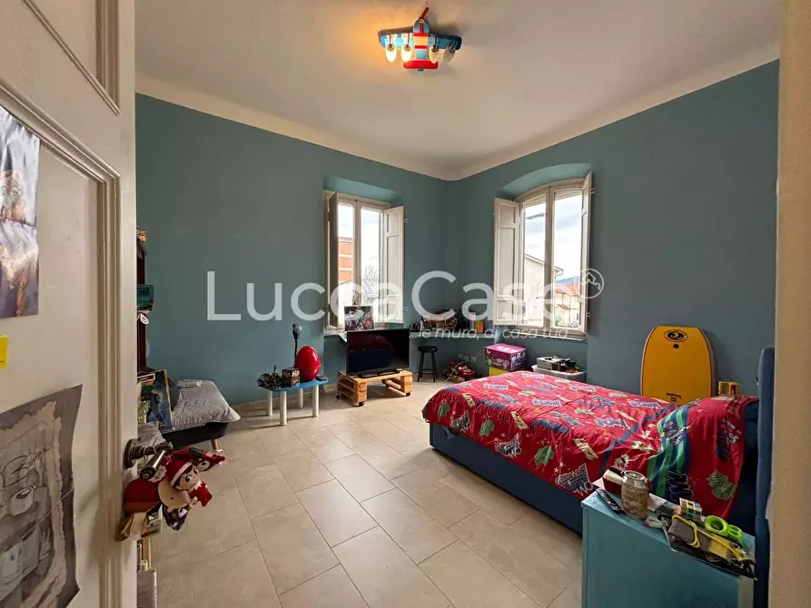 Immagine 9 di Appartamento in vendita  a Lucca