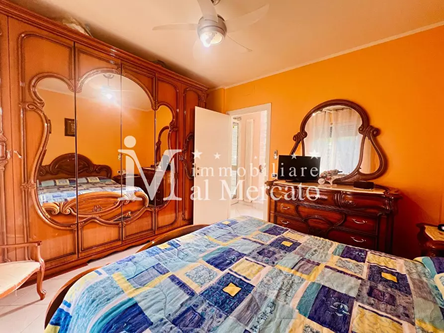 Immagine 50 di Casa bifamiliare in vendita  a Viareggio