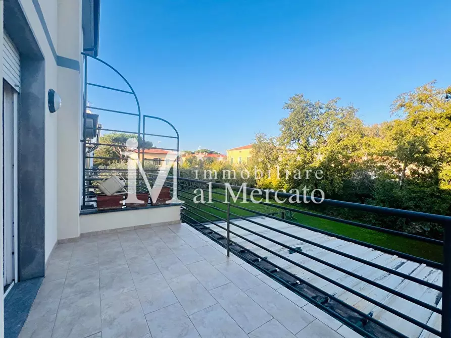 Immagine 45 di Casa bifamiliare in vendita  a Viareggio