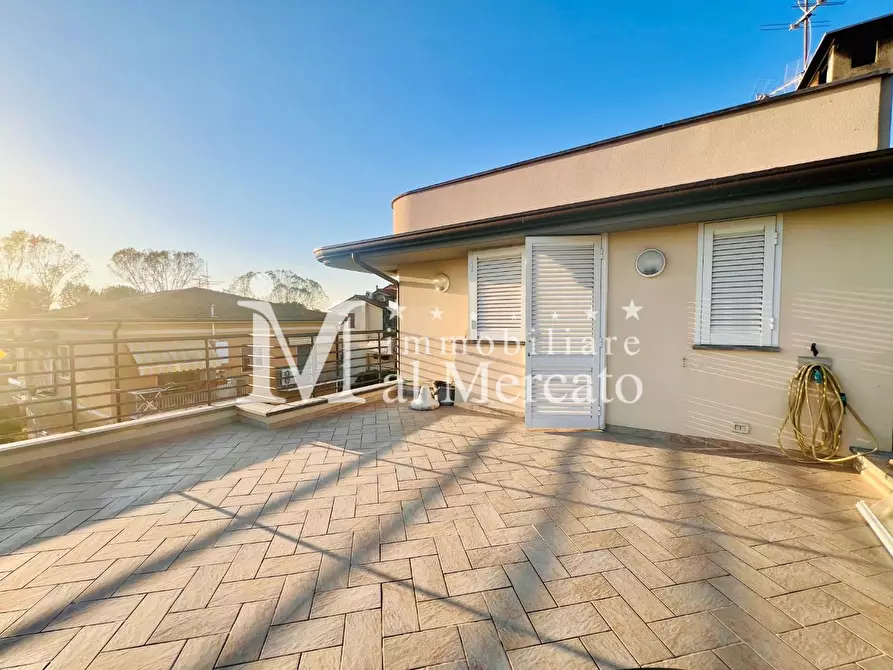 Immagine 70 di Casa bifamiliare in vendita  a Viareggio