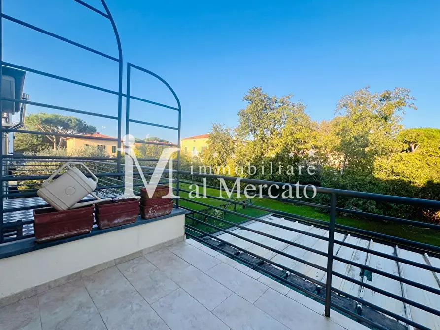 Immagine 47 di Casa bifamiliare in vendita  a Viareggio