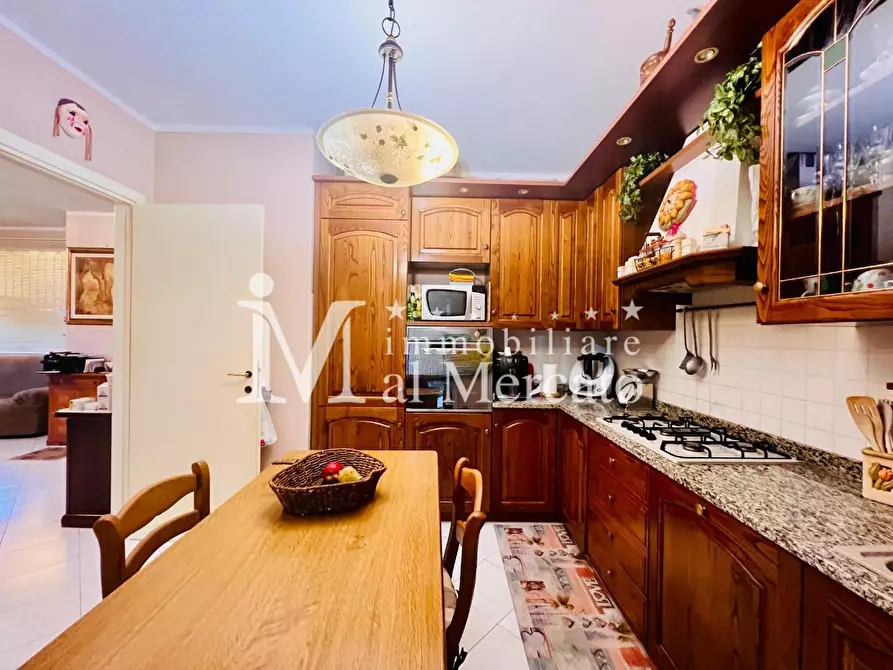 Immagine 28 di Casa bifamiliare in vendita  a Viareggio