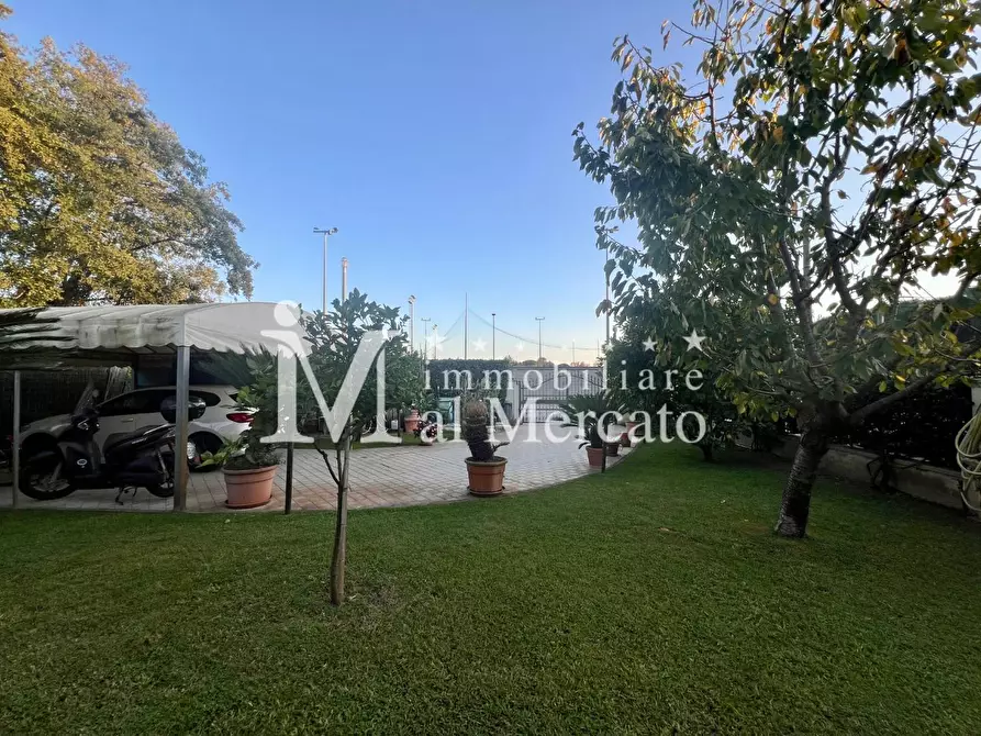 Immagine 13 di Casa bifamiliare in vendita  a Viareggio