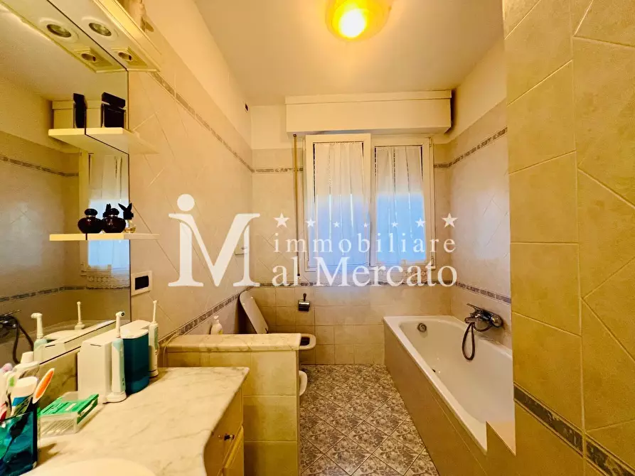 Immagine 54 di Casa bifamiliare in vendita  a Viareggio