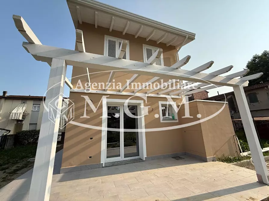 Immagine 13 di Casa indipendente in vendita  a Buti