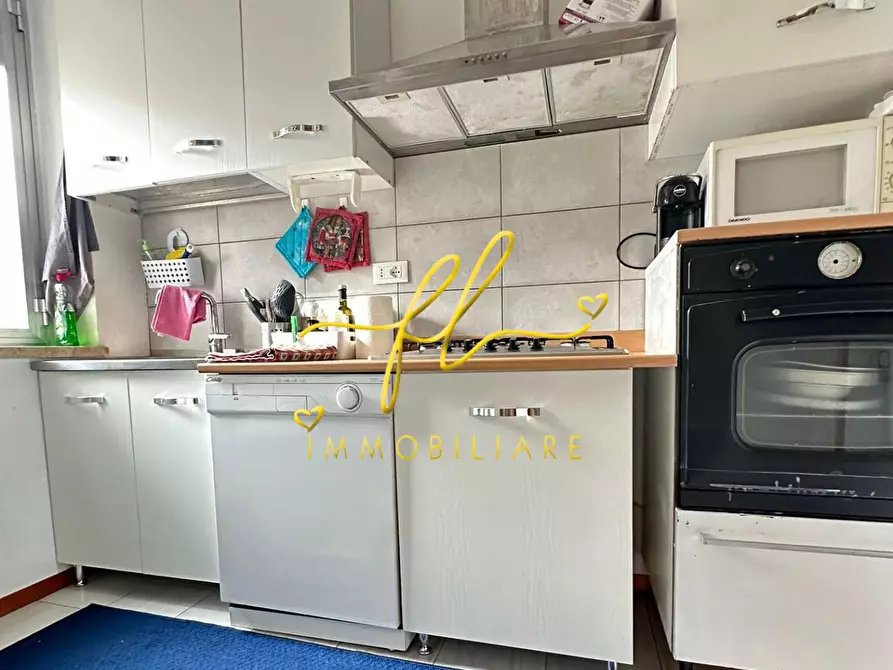 Immagine 5 di Appartamento in vendita  a Cecina