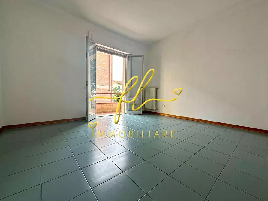 Immagine 11 di Appartamento in vendita  a Cecina