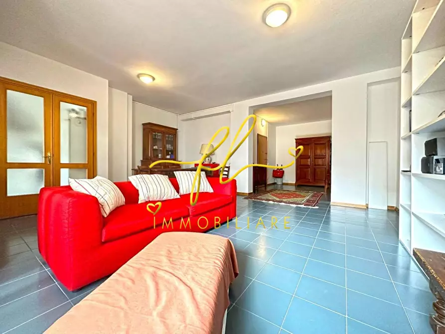 Immagine 3 di Appartamento in vendita  a Cecina