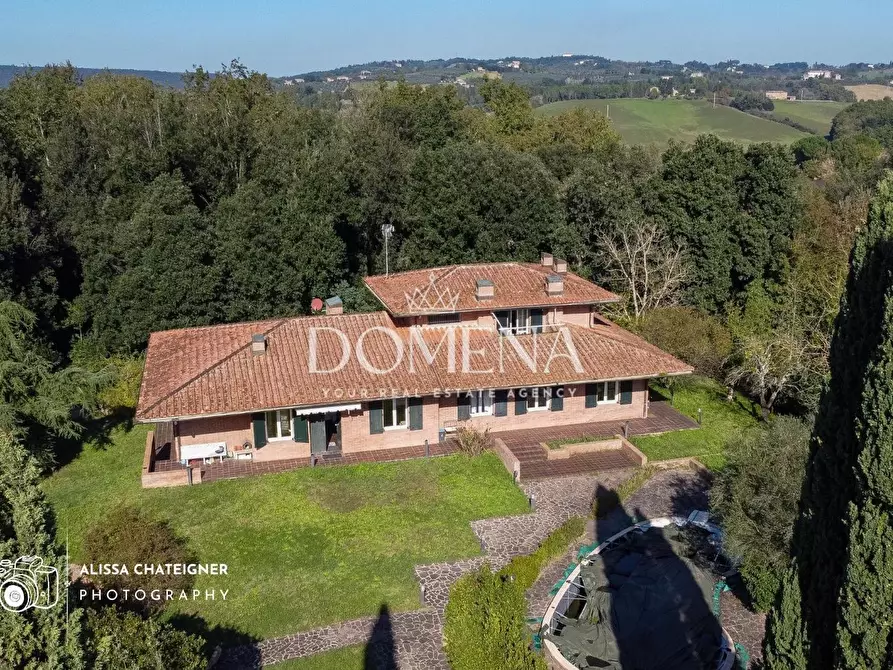 Immagine 3 di Villa in vendita  a Sovicille