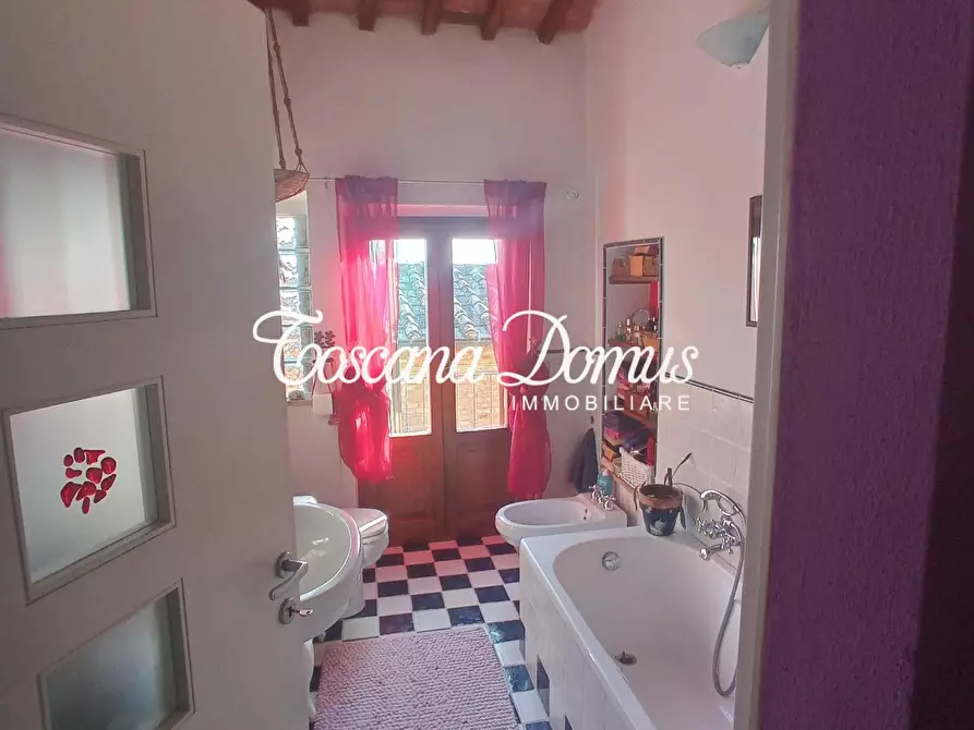 Immagine 18 di Casa semindipendente in vendita  a Siena