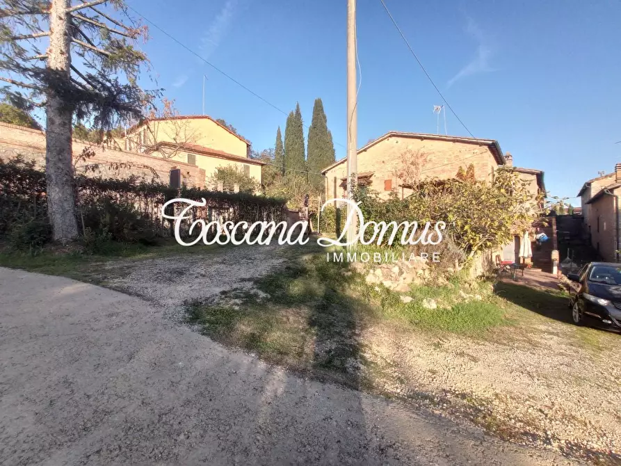Immagine 32 di Casa semindipendente in vendita  a Siena