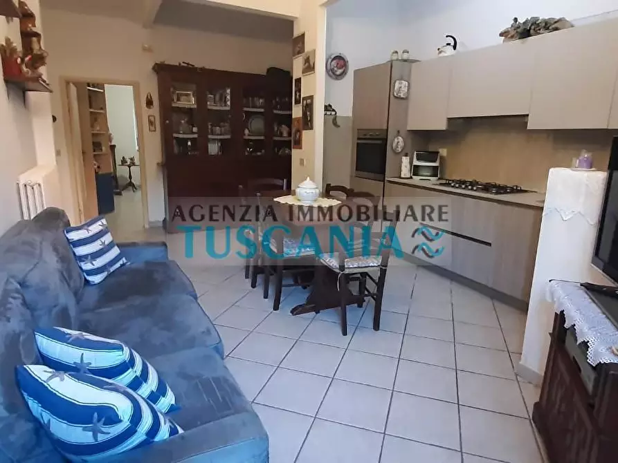 Immagine 2 di Appartamento in vendita  a Cecina