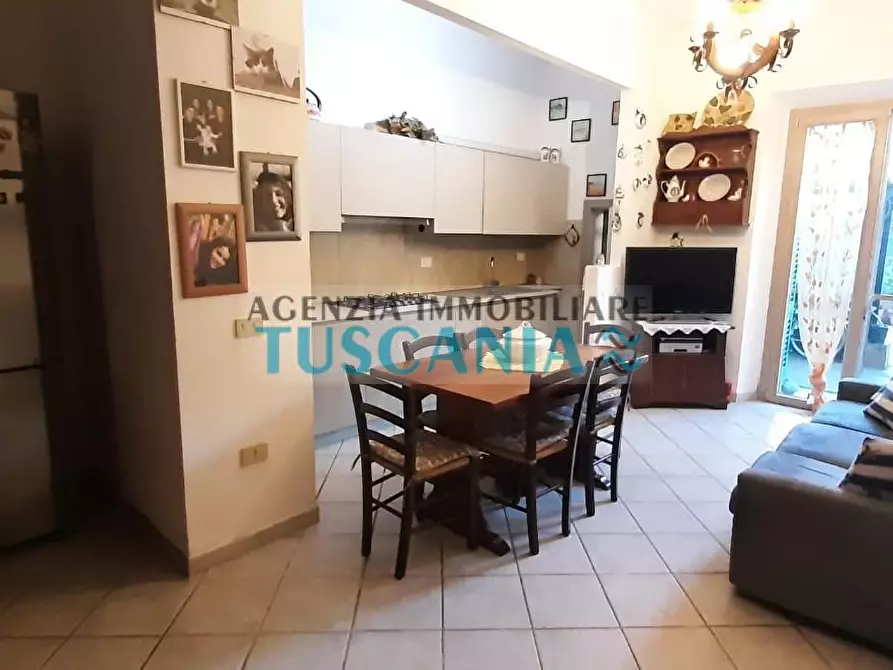 Immagine 3 di Appartamento in vendita  a Cecina