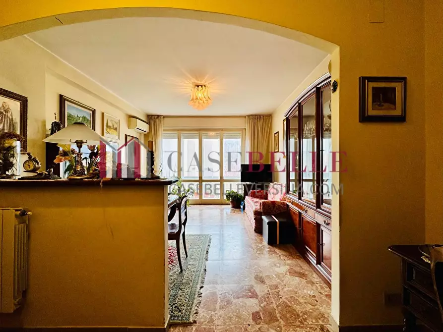Immagine 1 di Appartamento in vendita  a Camaiore