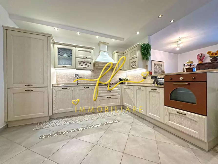 Immagine 7 di Casa trifamiliare in vendita  a Rosignano Marittimo