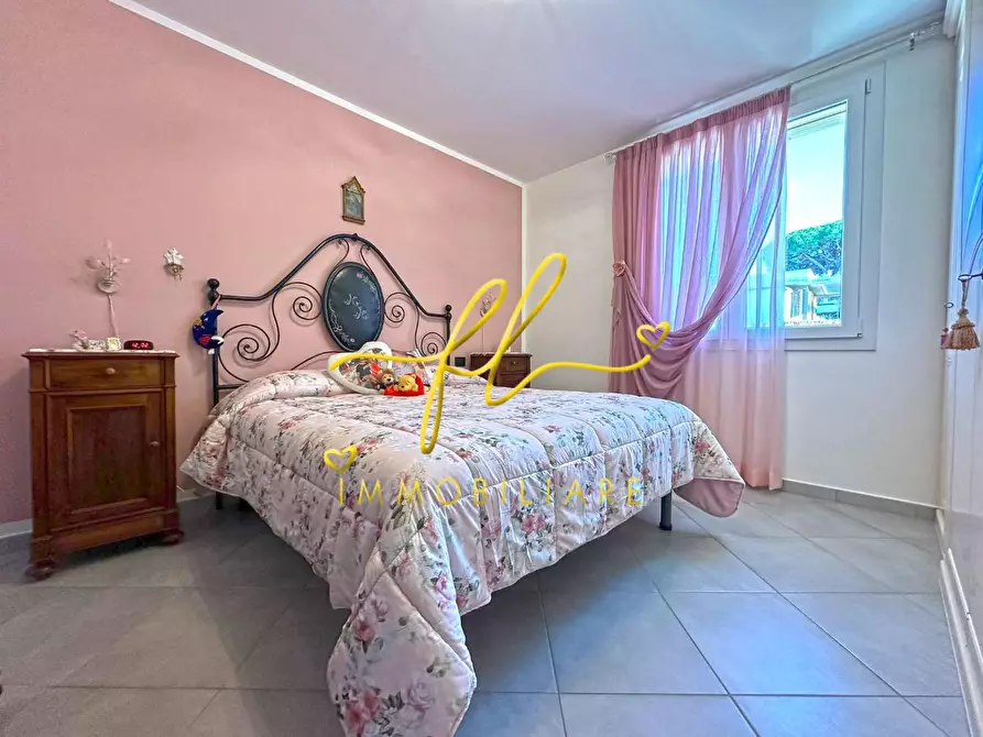 Immagine 15 di Casa trifamiliare in vendita  a Rosignano Marittimo