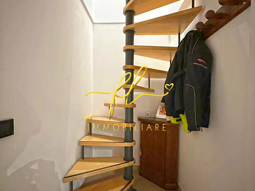 Immagine 19 di Casa trifamiliare in vendita  a Rosignano Marittimo