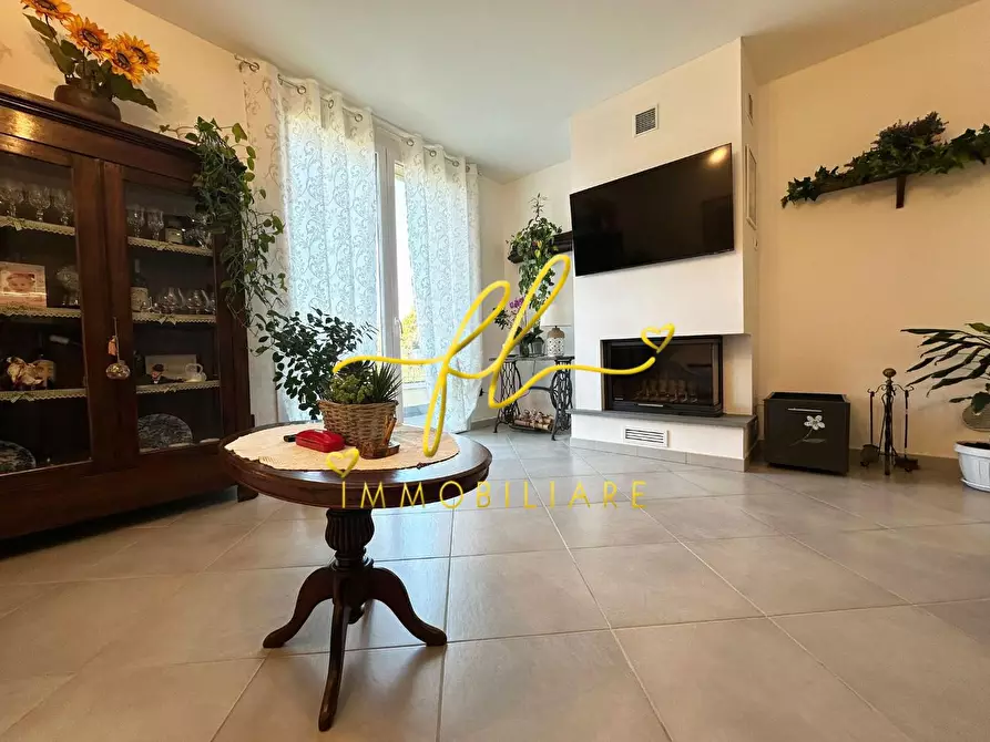 Immagine 9 di Casa trifamiliare in vendita  a Rosignano Marittimo