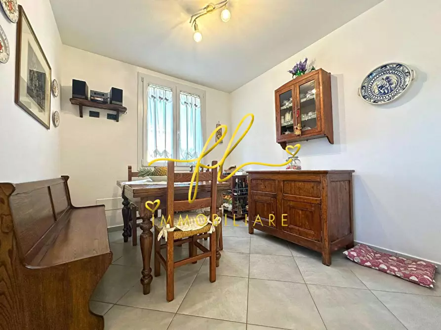 Immagine 8 di Casa trifamiliare in vendita  a Rosignano Marittimo