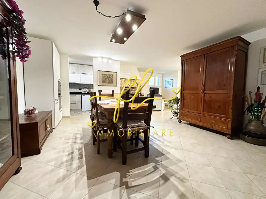 Immagine 21 di Casa trifamiliare in vendita  a Rosignano Marittimo