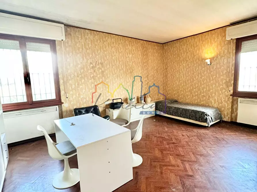 Immagine 12 di Villa in vendita  a San Giuliano Terme