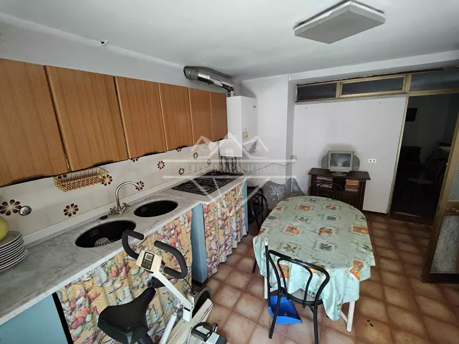 Immagine 12 di Porzione di casa in vendita  a Ortonovo