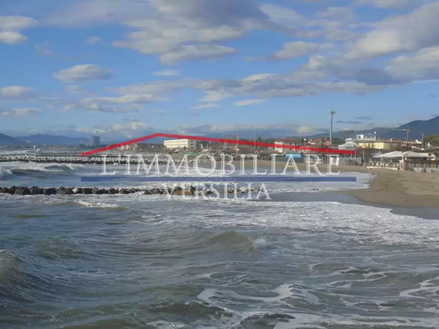 Immagine 26 di Appartamento in vendita  a Carrara