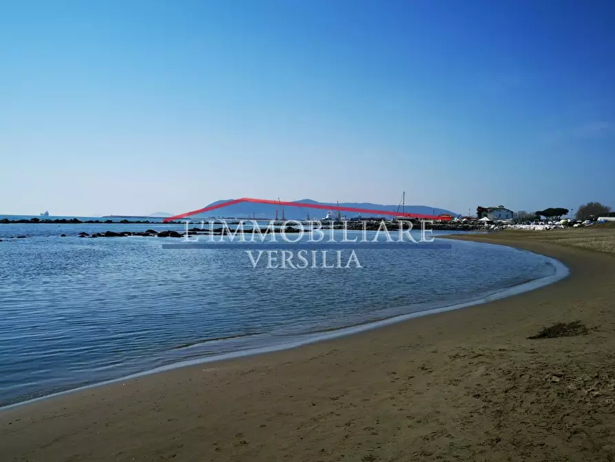 Immagine 29 di Appartamento in vendita  a Carrara