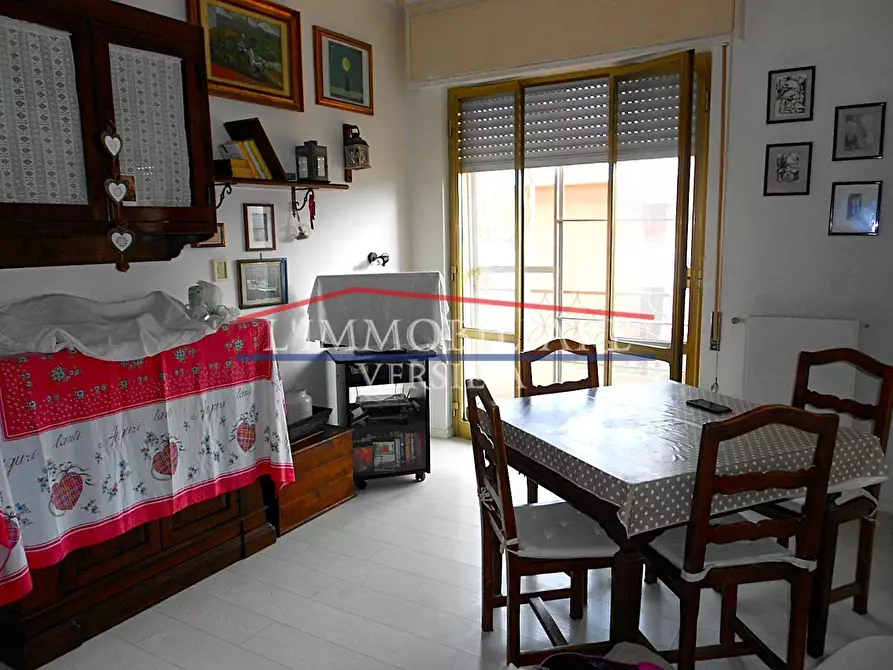 Immagine 2 di Appartamento in vendita  a Carrara