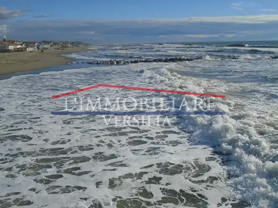 Immagine 25 di Appartamento in vendita  a Carrara