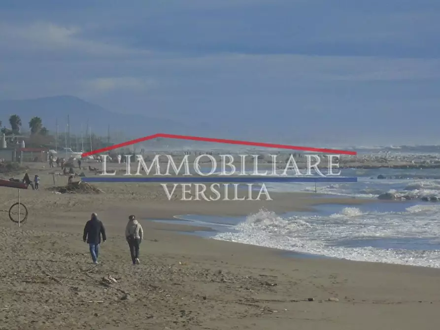 Immagine 23 di Appartamento in vendita  a Carrara